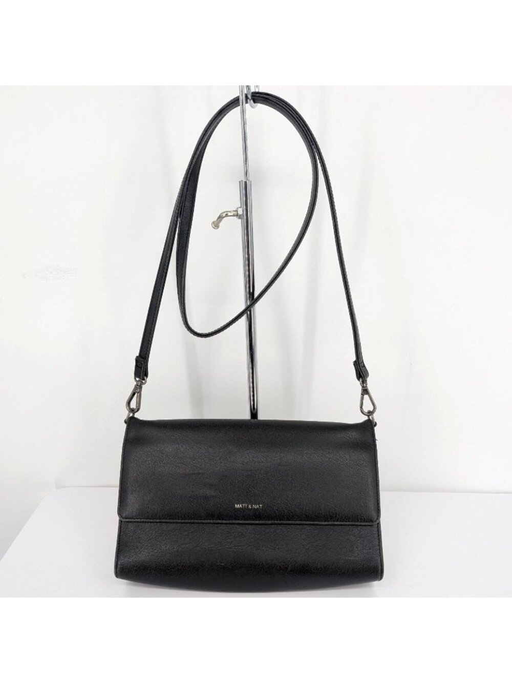Matt & Nat Crossbody Bag Drew Purse Vegan Faux Leather Flap Minimalist Y2K 90s‎